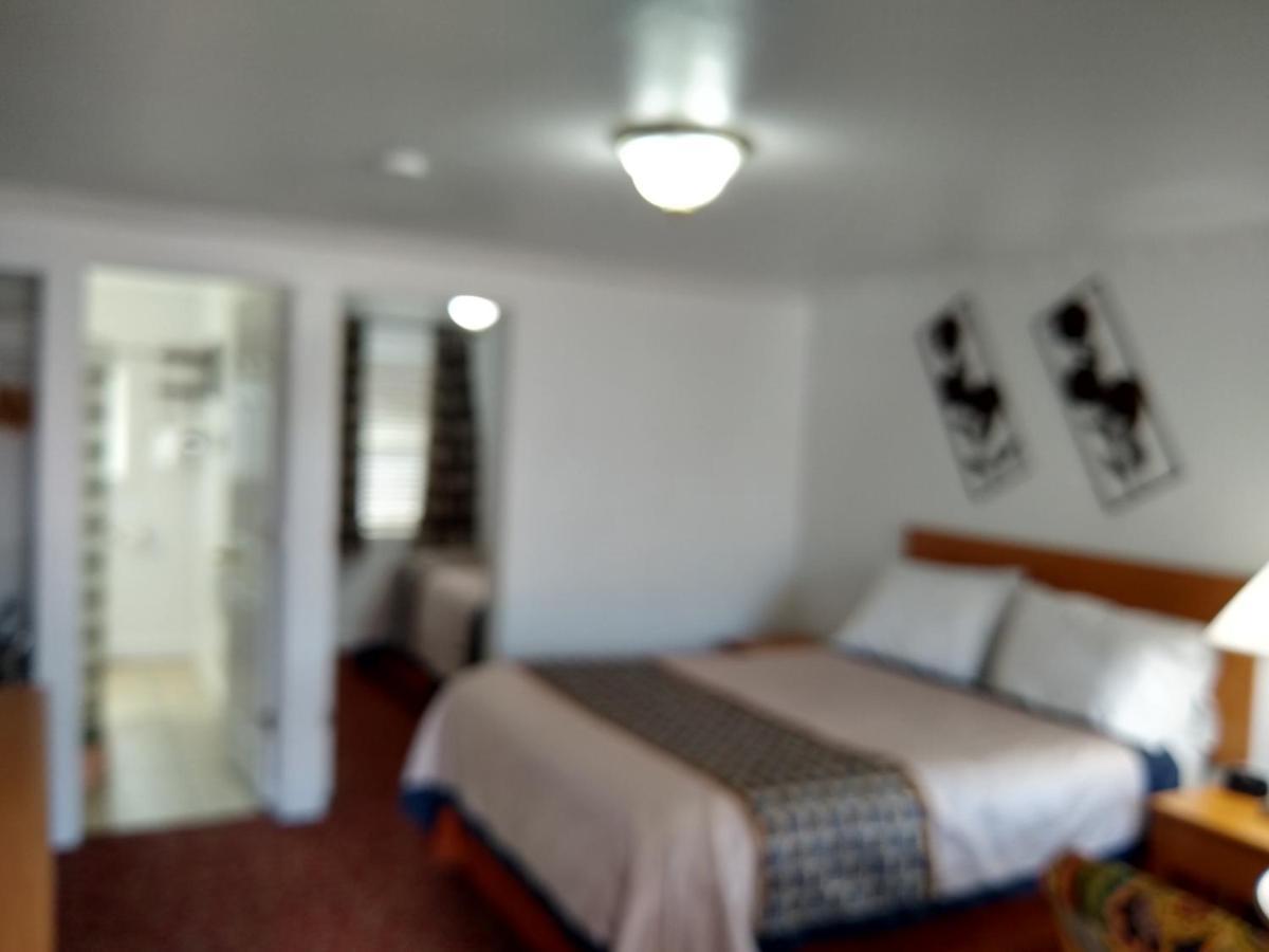 Holiday Motel Бенд Экстерьер фото