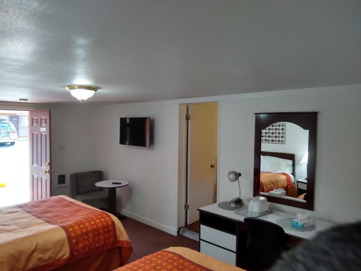 Holiday Motel Бенд Экстерьер фото