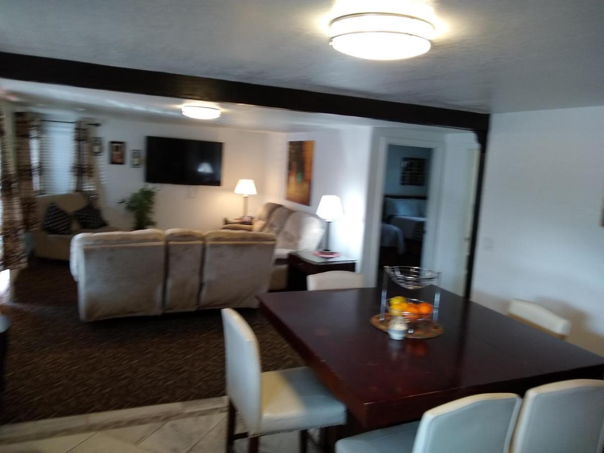 Holiday Motel Бенд Экстерьер фото
