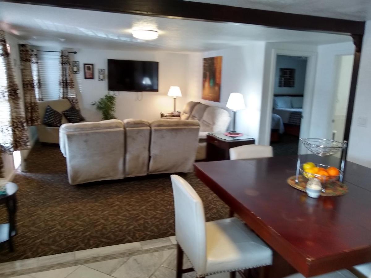 Holiday Motel Бенд Экстерьер фото