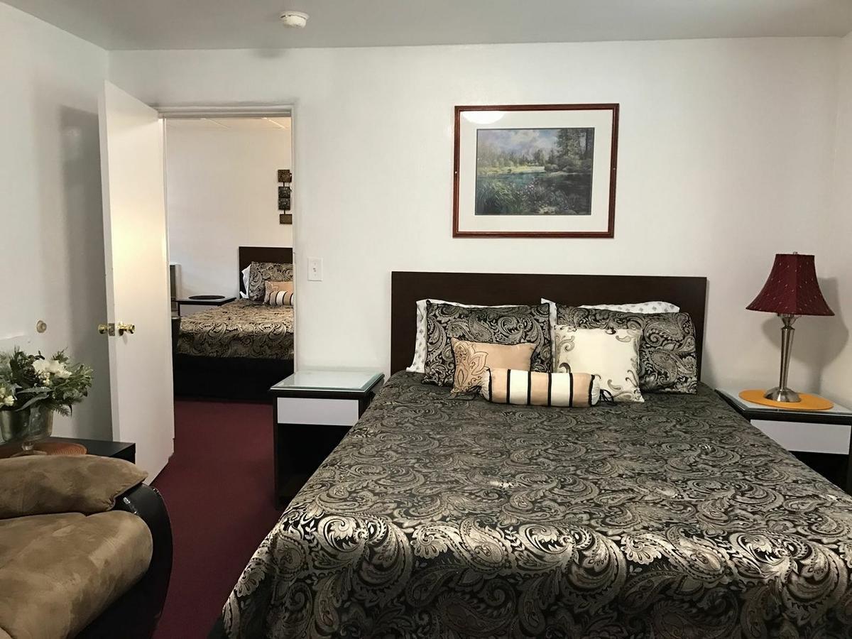 Holiday Motel Бенд Экстерьер фото