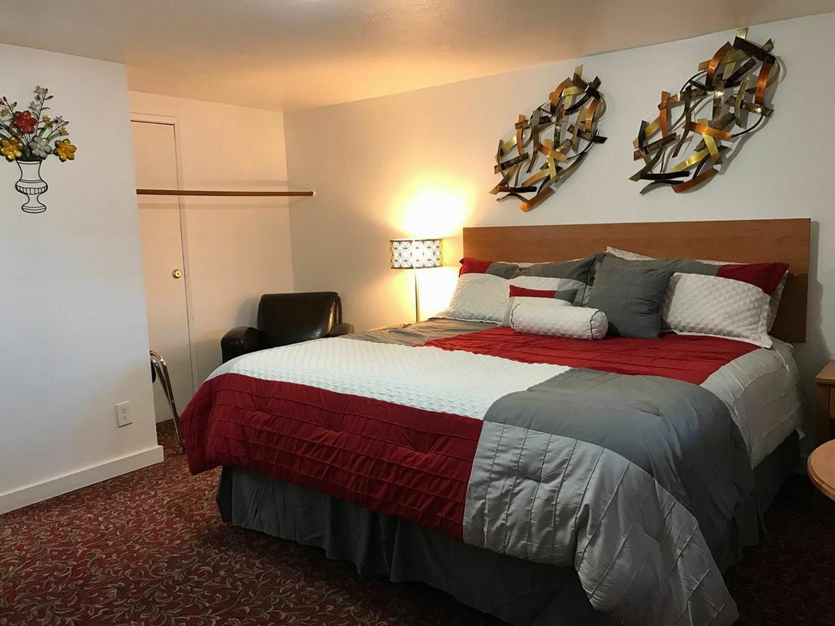 Holiday Motel Бенд Экстерьер фото